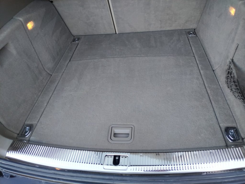 curatare tapiterie auto spalare portbagaj auto interior