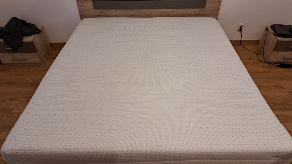 curatare cu aburi spalare tapiterie canapele saltele igienizare spalatorie clean spot oradea