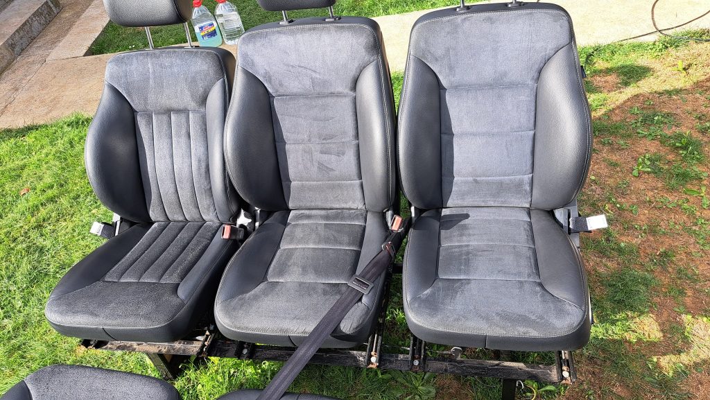 curatatorie curatare spalare tapiterie canapele saltele igienizare spalatorie clean spot oradea